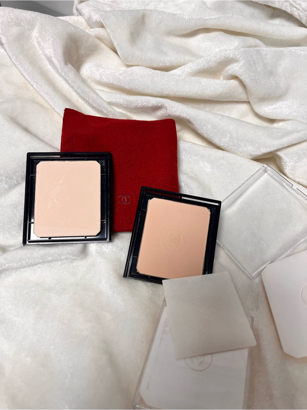 CHANEL Pressed Setting Powder Duo in Light Beige with Red Pouch